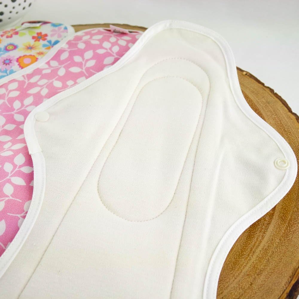 Hannah Pad Organic Cotton Reusable Cloth Pad Super Ultra (Fabric supplied at random) - Cutprice Online